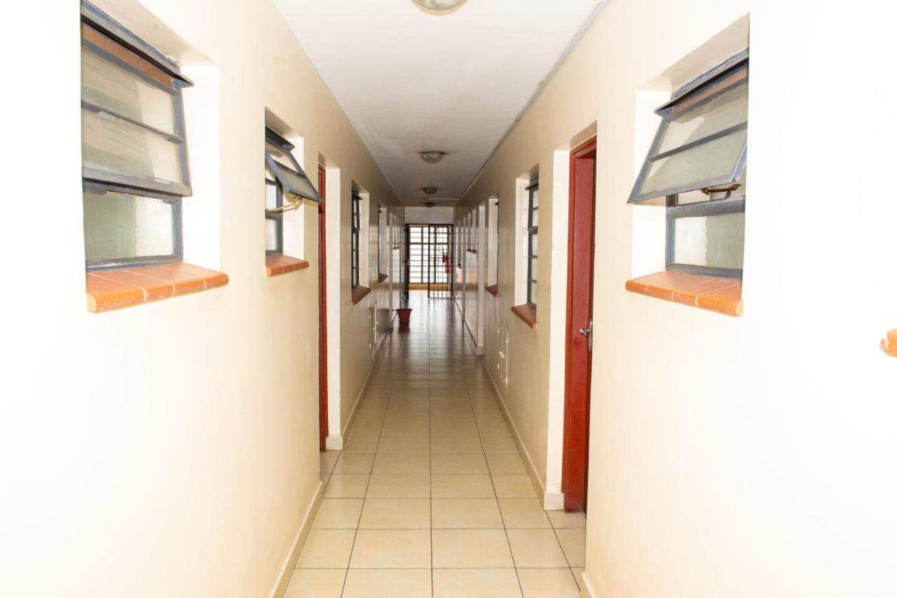 Mercy-Phillips Apartments Located At Eagle Tower Building Nairobi City Centre Esterno foto