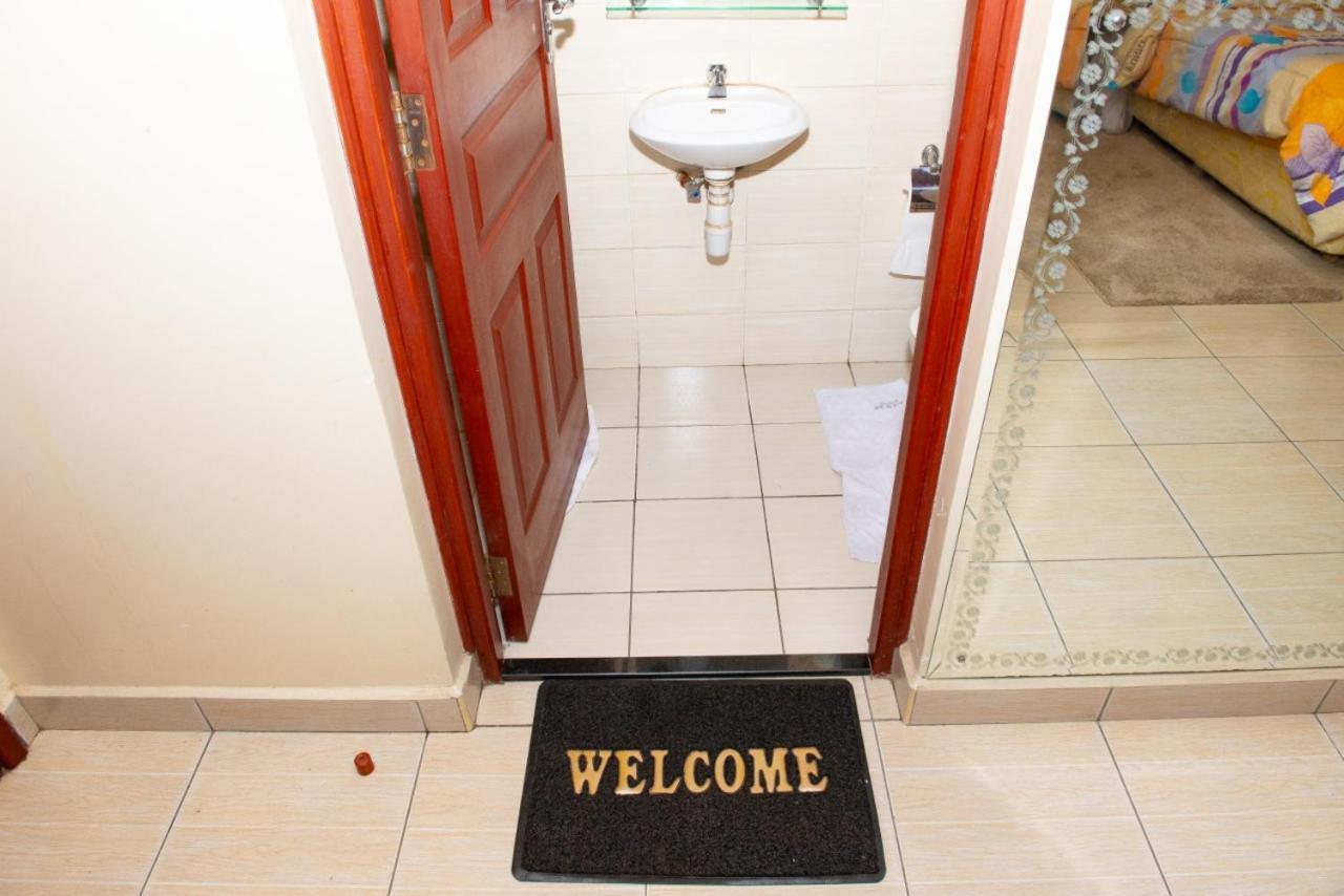 Mercy-Phillips Apartments Located At Eagle Tower Building Nairobi City Centre Esterno foto