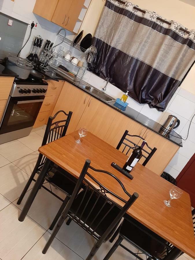 Mercy-Phillips Apartments Located At Eagle Tower Building Nairobi City Centre Esterno foto