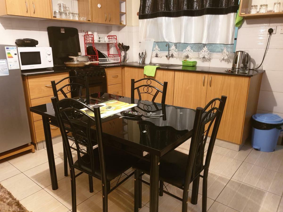 Mercy-Phillips Apartments Located At Eagle Tower Building Nairobi City Centre Esterno foto